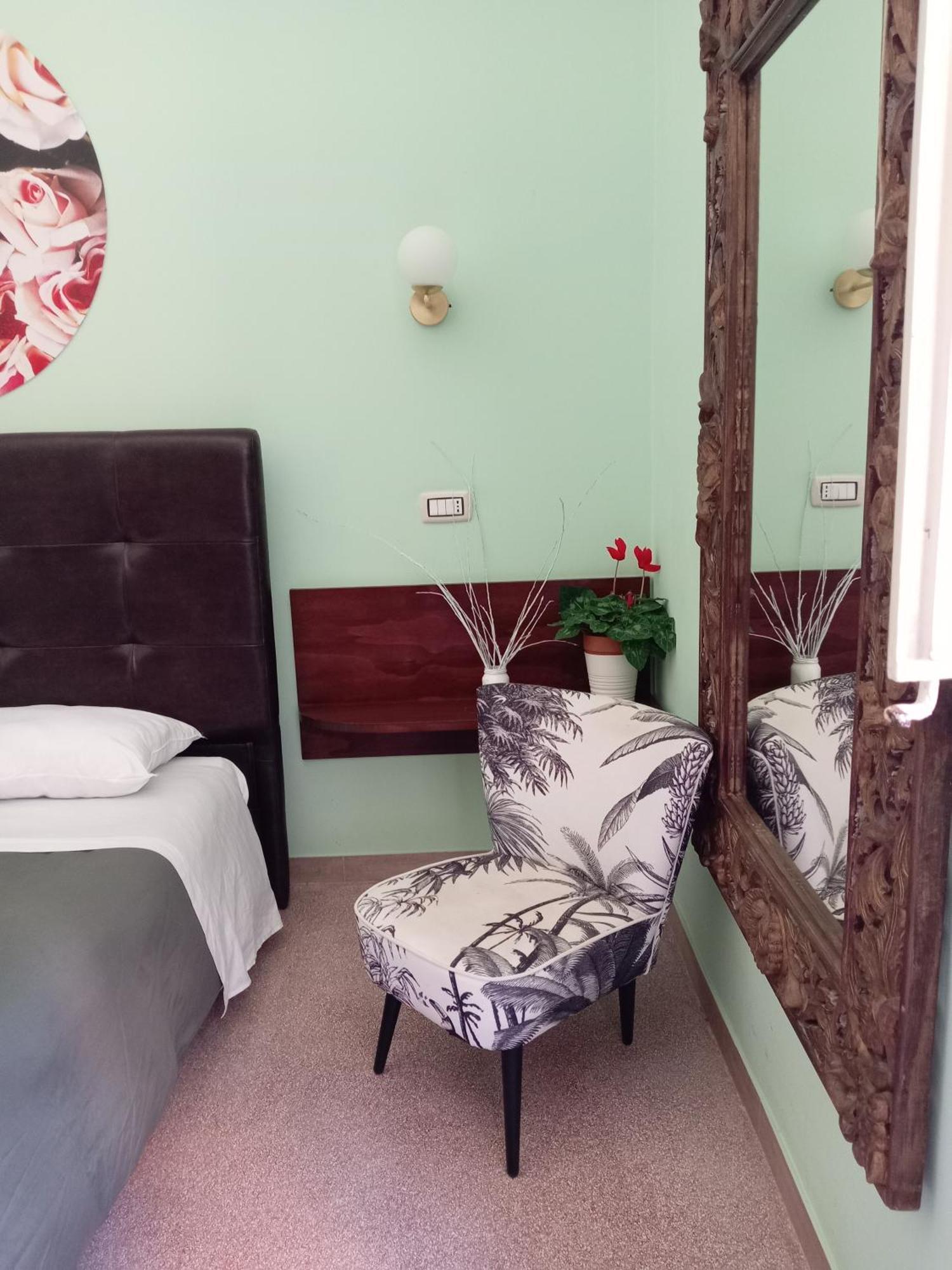 Piazza Verdi Liberty House Apartment *